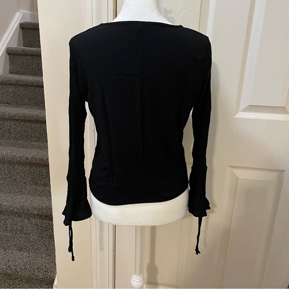 AMBIANCE WOMEN’S SIZE MEDIUM GAUZY LIGHTWEIGHT BLACK TOP BLOUSE - Picture 4 of 8